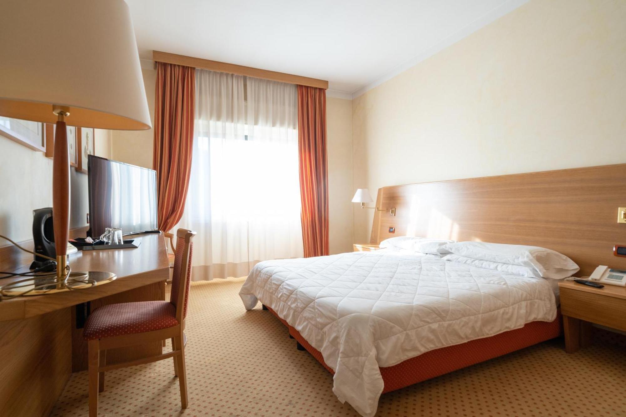 Hotel San Pancrazio トレスコーレ・バルネアーリオ エクステリア 写真